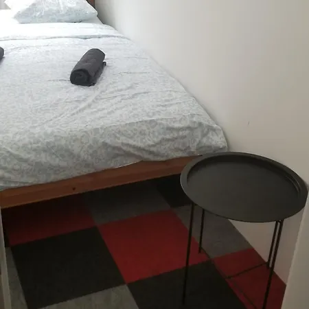 Pensión Zizkov - Near Center *