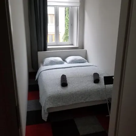 Zizkov - Near Center Pensión *