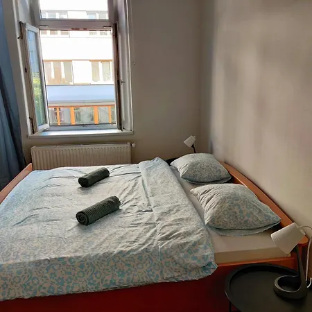 Pensión Zizkov - Near Center