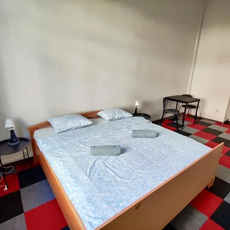 Zizkov - Near Center Pensión Praga