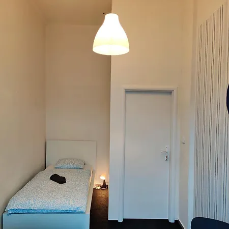 Pensión Zizkov - Near Center Praga