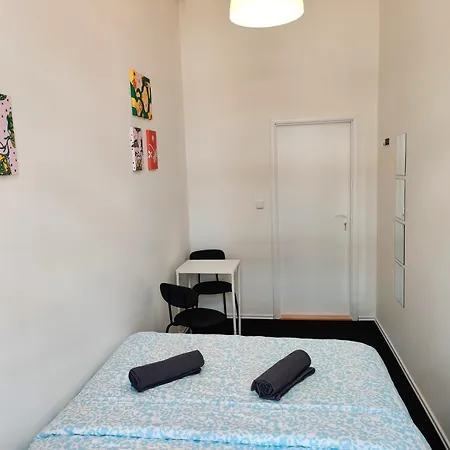 Zizkov - Near Center Pensión Praga