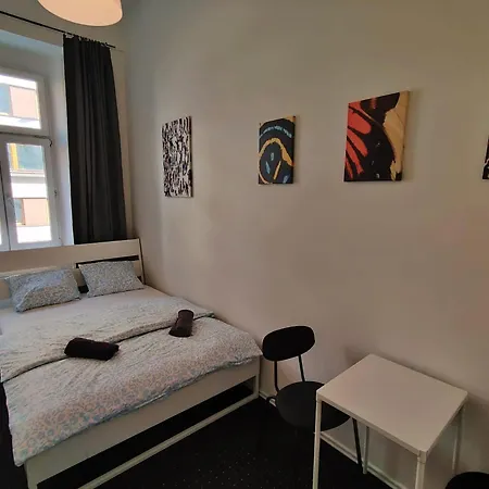 Zizkov - Near Center Praga