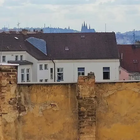 Penzion Zizkov - Near Center